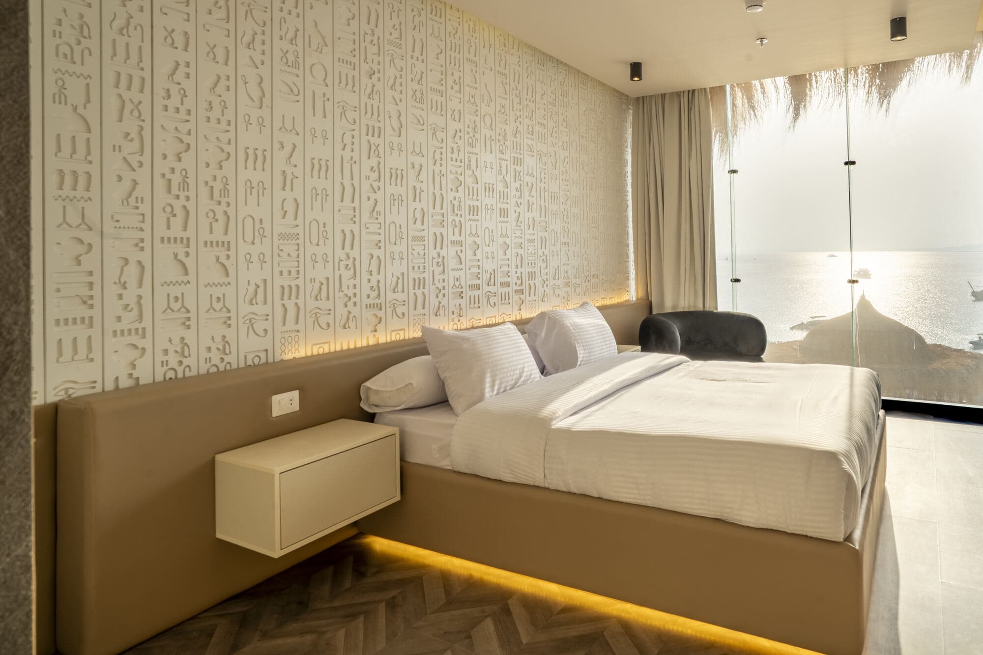 Rea room photo 2